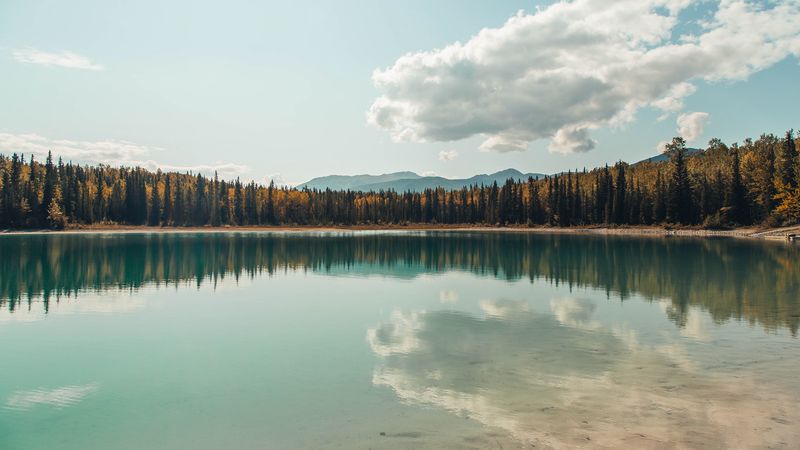 新西兰马修斯湖绝景壁纸