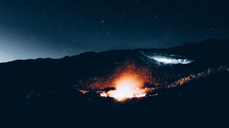 绝美山野星空夜景 4K高清壁纸
