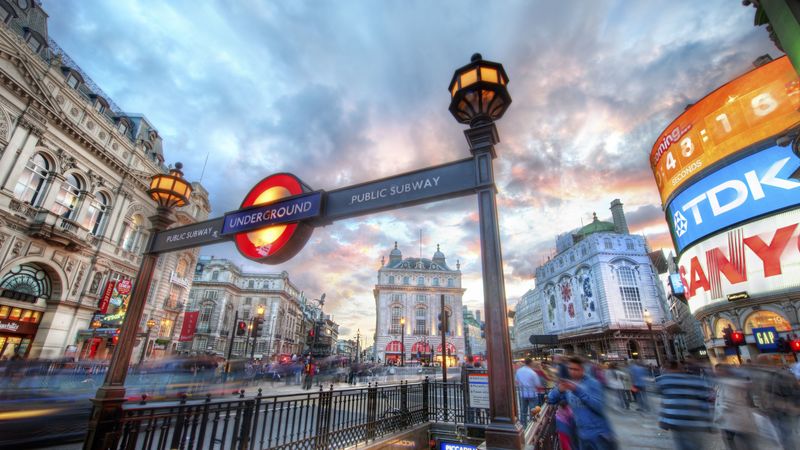 伦敦街头氛围感4K壁纸
