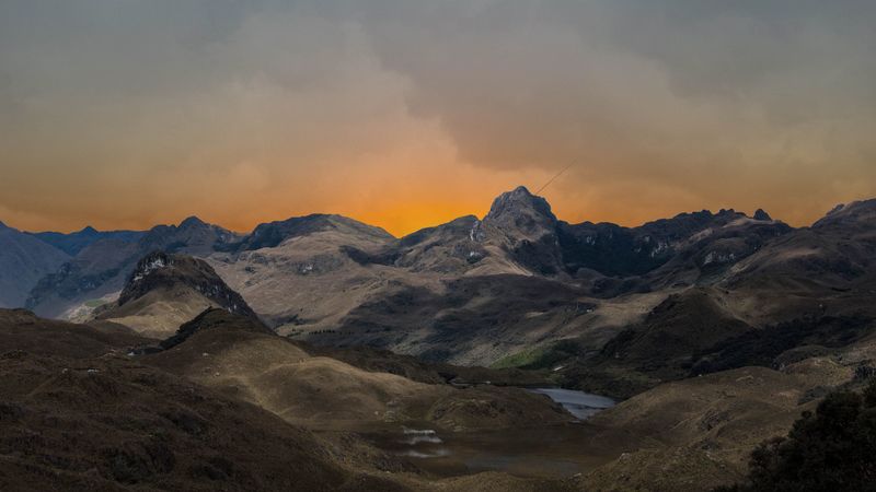绝美丘陵山地暮色壁纸合集