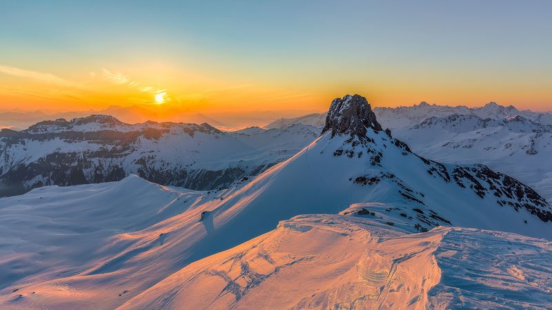 绝美金昏雪山岩石壁纸 4K高清