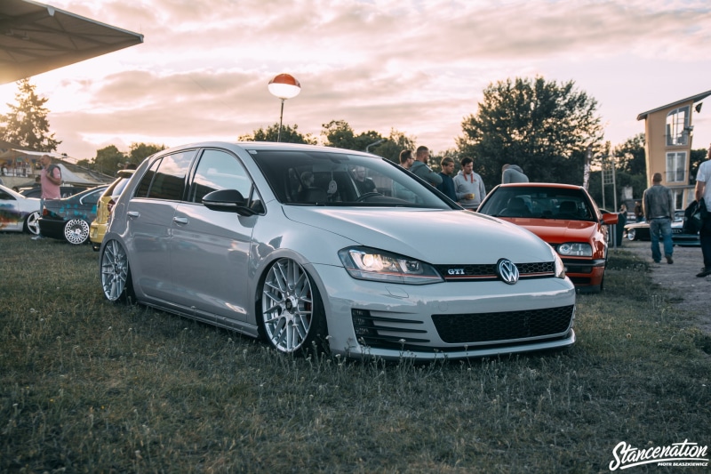 这组高尔夫GTI壁纸太绝了！低趴姿态党狂喜