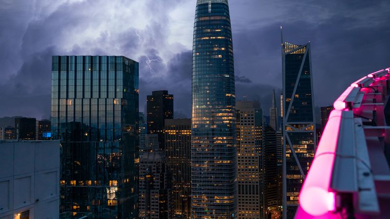 都市摩天楼航拍全景 4K超清壁纸