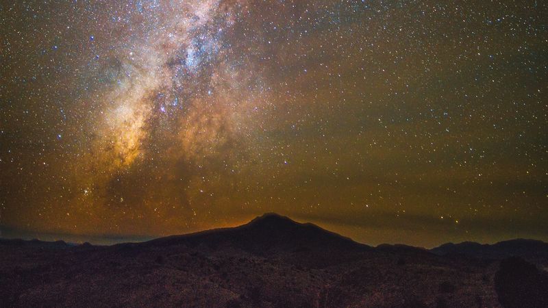 美国戴维斯堡银河星空山景 4K壁纸