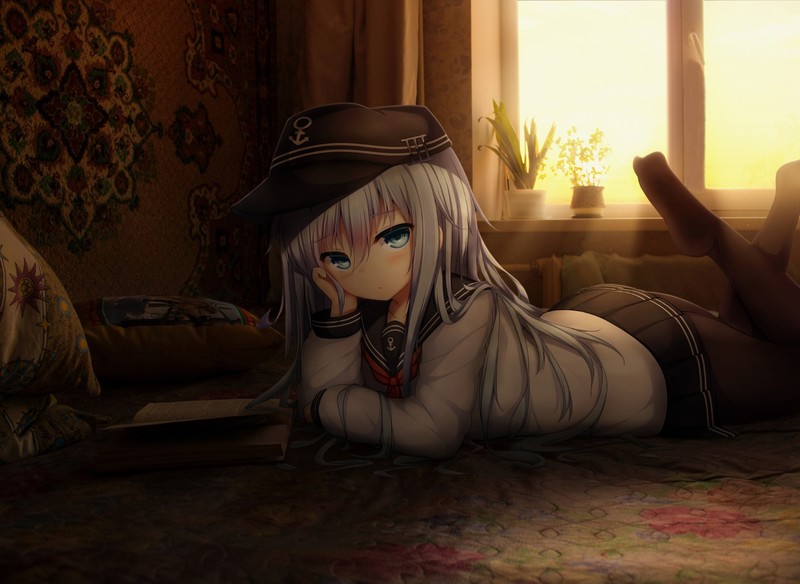 舰娘合集壁纸！穿校服的萝莉舰娘躺在床上晒太阳