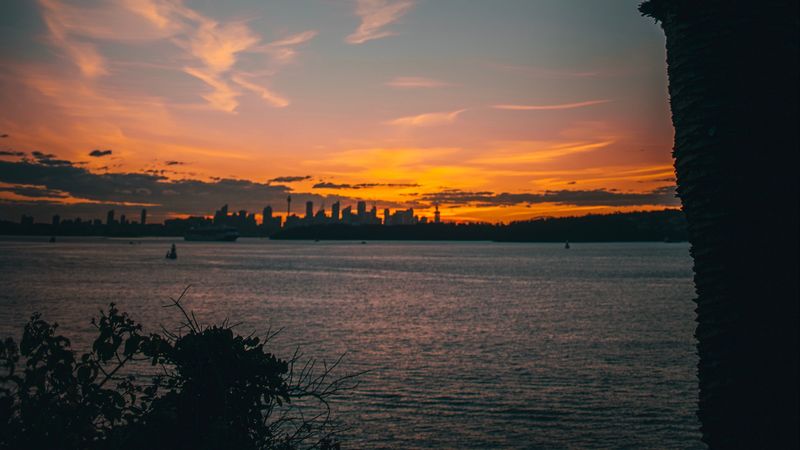 暮黄昏海岸城市4K壁纸