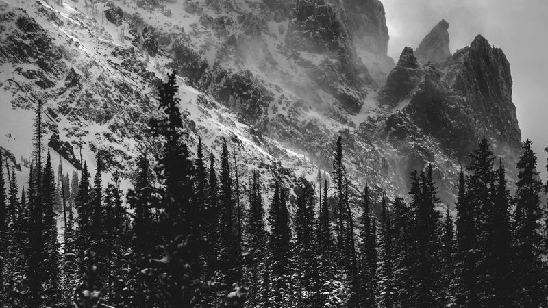 黑白雪山岩石壁纸 超清4K