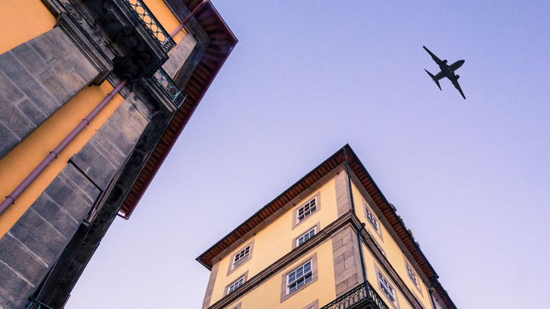 仰视城市建筑立面！4K超清壁纸合集