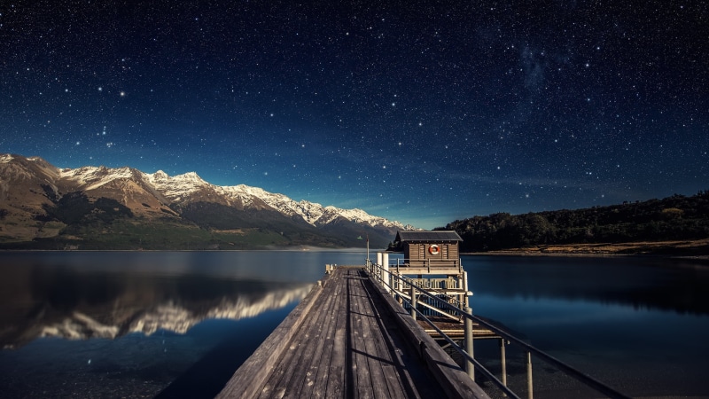 绝美的深夜湖山星野壁纸