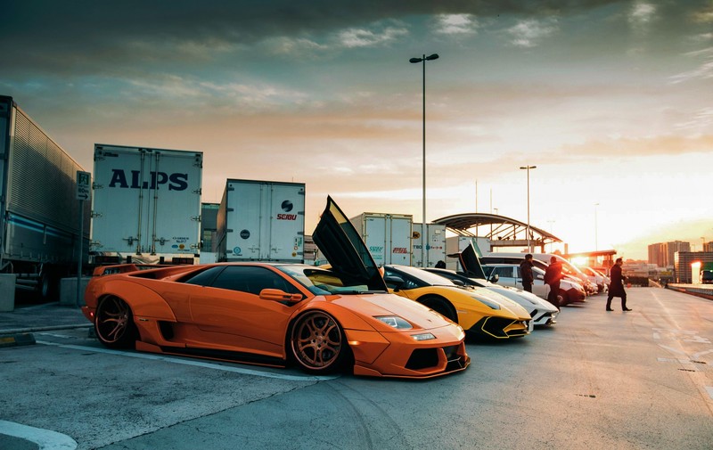 日落时分的兰博基尼超跑壁纸