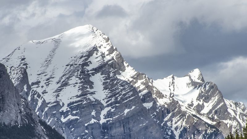 绝美雪山公路森林壁纸 4K高清放送