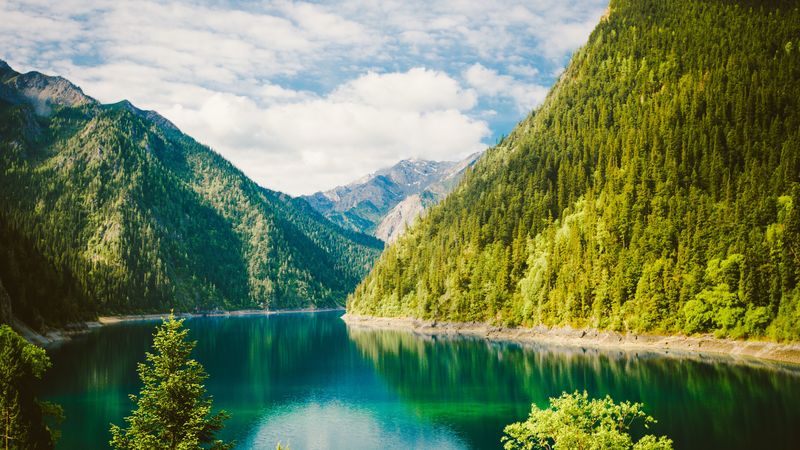 绝美自然湖景山林4K壁纸