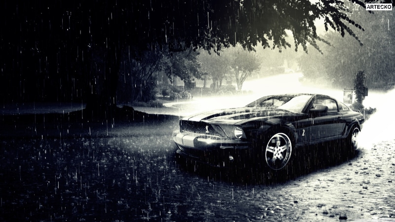 暴雨街头的福特野马轿跑壁纸