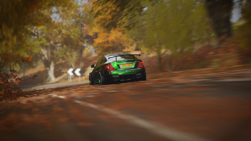 《地平线4里的奔驰猛兽混剪 1080P高清壁纸合集》