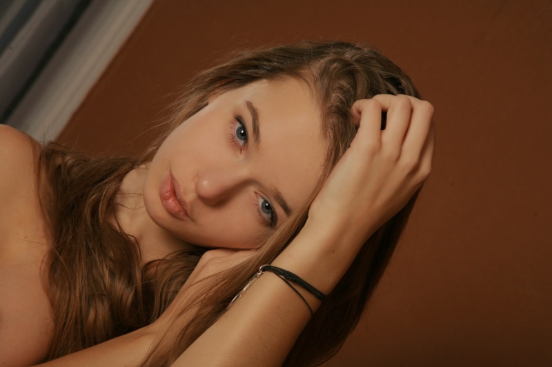 4K高清人像壁纸合集：镜头前的氛围感美女