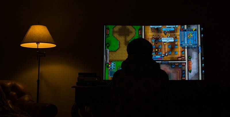 深夜氛围感游戏党壁纸！这波细节直接拉满