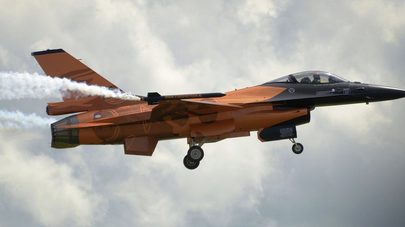 战机飞行秀高清壁纸合集