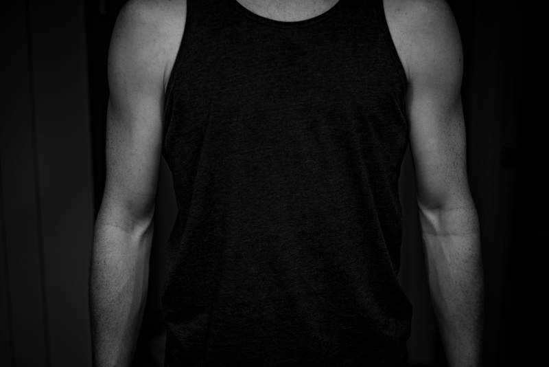 男人健身房健身高清手机壁纸