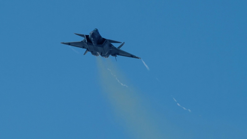 空中歼20战机壁纸合集