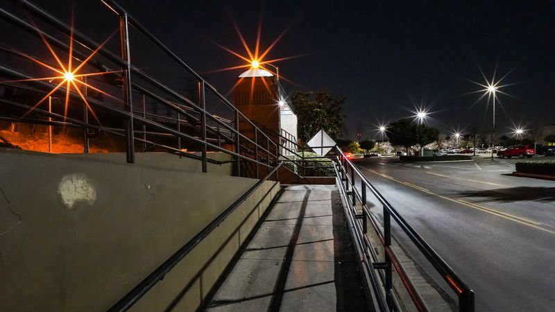 城市街巷通道施工护栏 4K超清壁纸