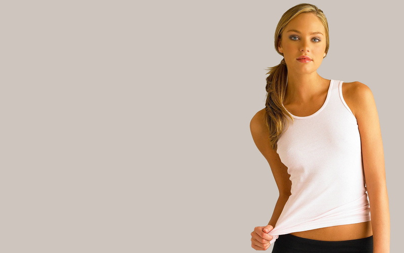 超吸睛金发超模大片 蓝眼绿马尾造型高清壁纸