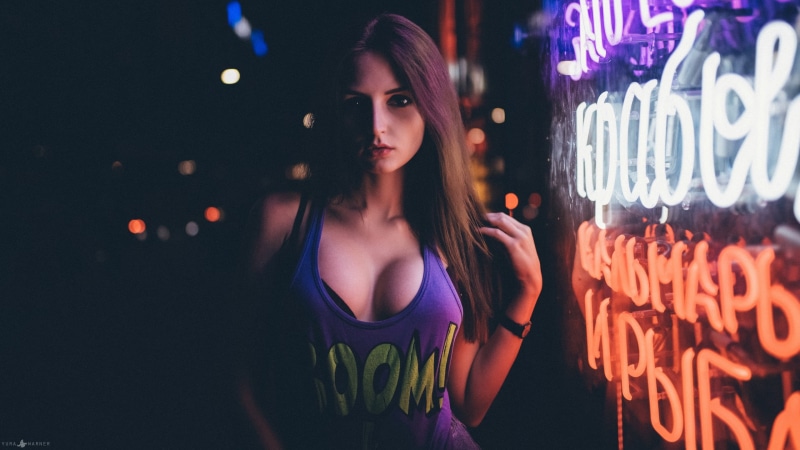 夜店霓虹灯下的人像大片