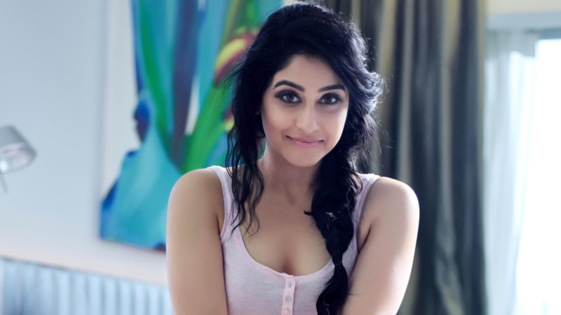 这是一组影视明星与移轴摄影壁纸合集