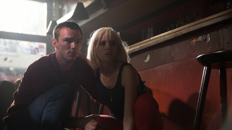 菲丽希缇·琼斯与尼古拉斯·霍尔特《极速之巅》片场壁纸合集