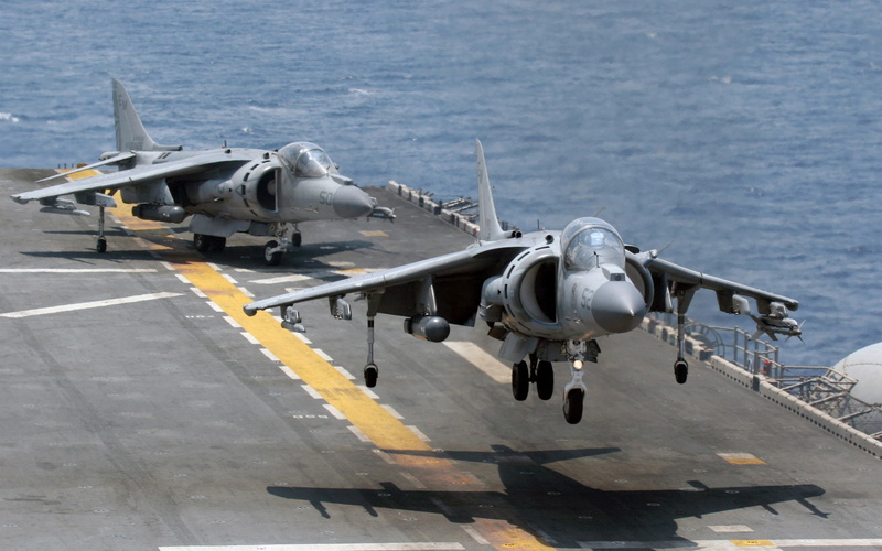 # 超高清军事战机壁纸合集！AV-8B鹞II+法国航母帅炸了