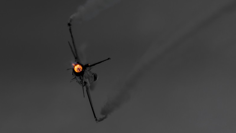 雷鸟飞行队F-16战隼战机高清壁纸合集