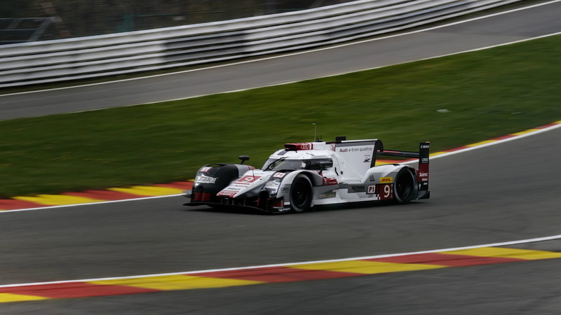 热血赛车名场面壁纸