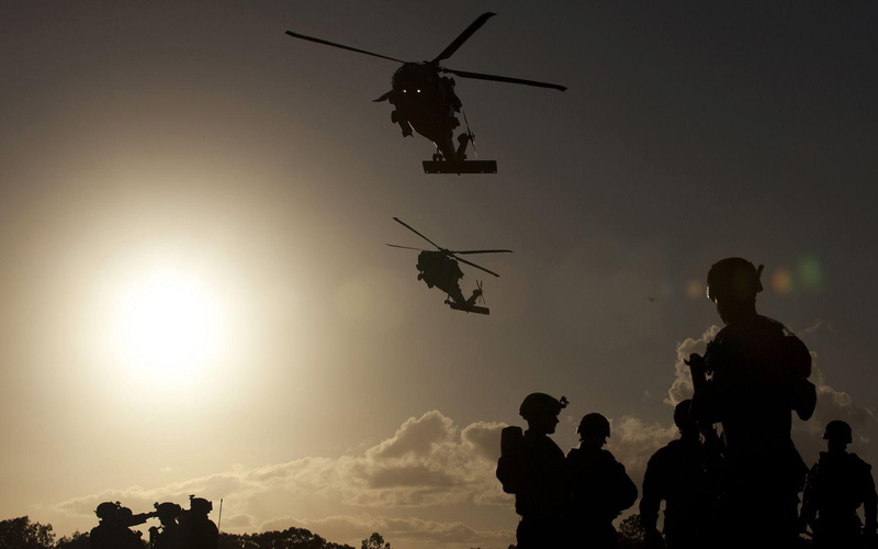 直升机 战斗 云层 1080P 摄影 男性 士兵 陆军 1920x1200 剪影 动员照 高清壁纸