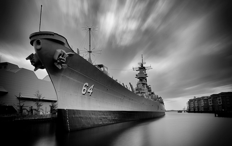 黑白战舰高清壁纸720P