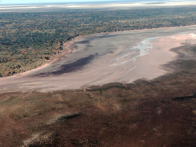 澳洲乌鲁鲁艾尔斯岩绝美航拍壁纸