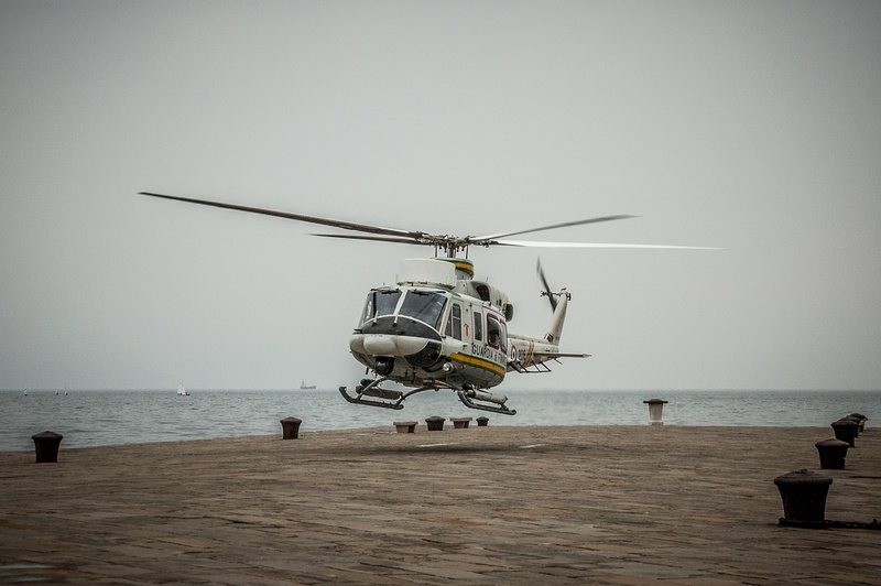 意大利军用水上直升机训练壁纸