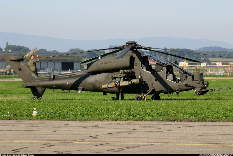 意大利军用攻击直升机高清壁纸