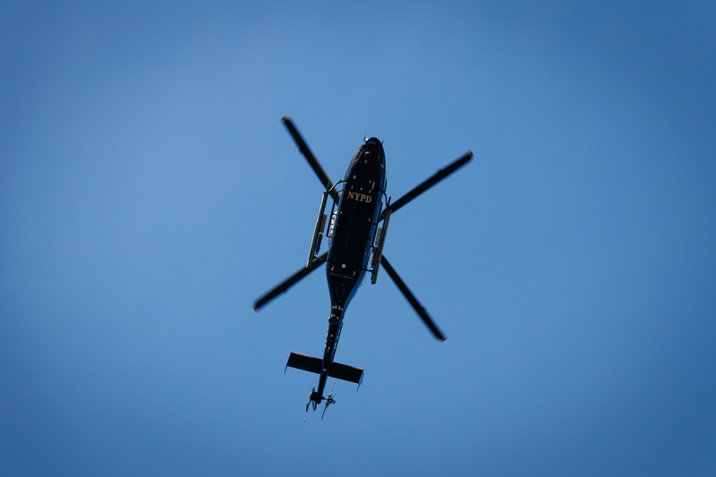 美国纽约布鲁克林大桥上空的警用直升机与战机壁纸合集