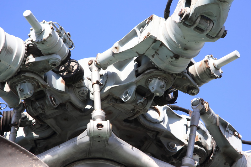 里加航空博物馆里的苏制米系列直升机高清壁纸