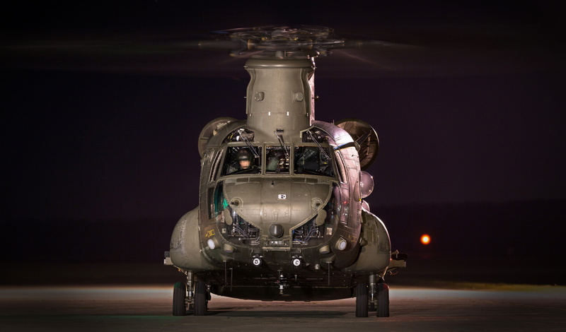 当城市天际线遇上空中座驾 高清手机壁纸