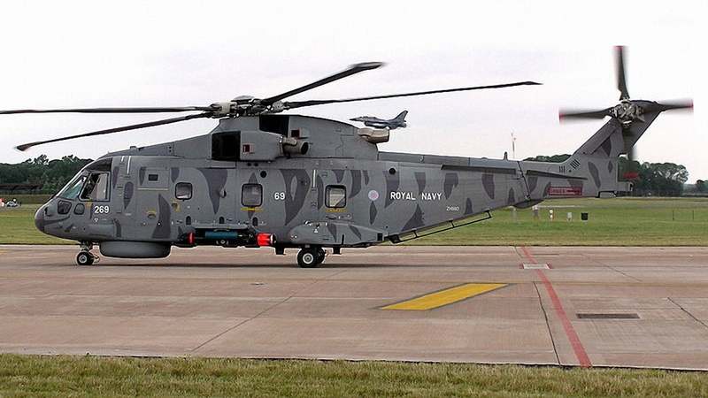 1080P高清军用直升机壁纸合集：AW101等多款战机壁纸