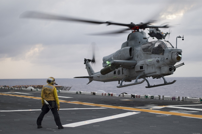 贝尔AH-1Z蝰蛇攻击直升机高清壁纸