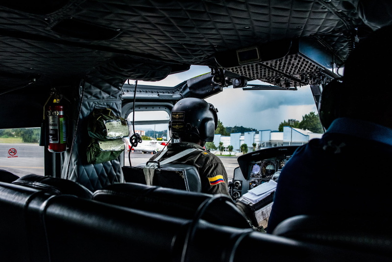 户外出行交通人像高清壁纸