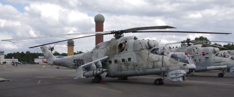 铁血战机集结！这些军用直升机战机的硬核壁纸太绝了