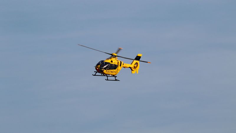 飞行直升机高清壁纸