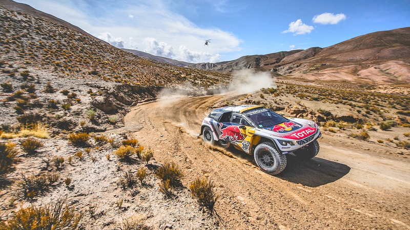 达喀尔拉力赛热血壁纸！标致3008 DKR配直升机竞速